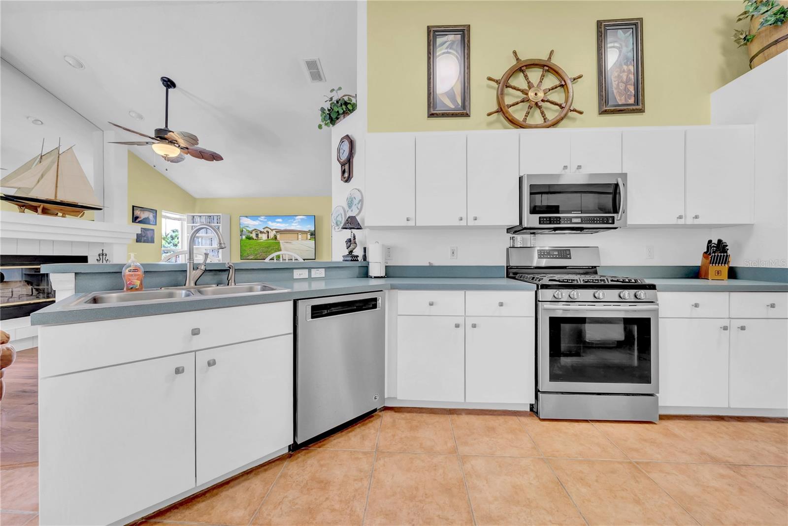 Image 10 of 52 For 1641 Ledgestone Drive