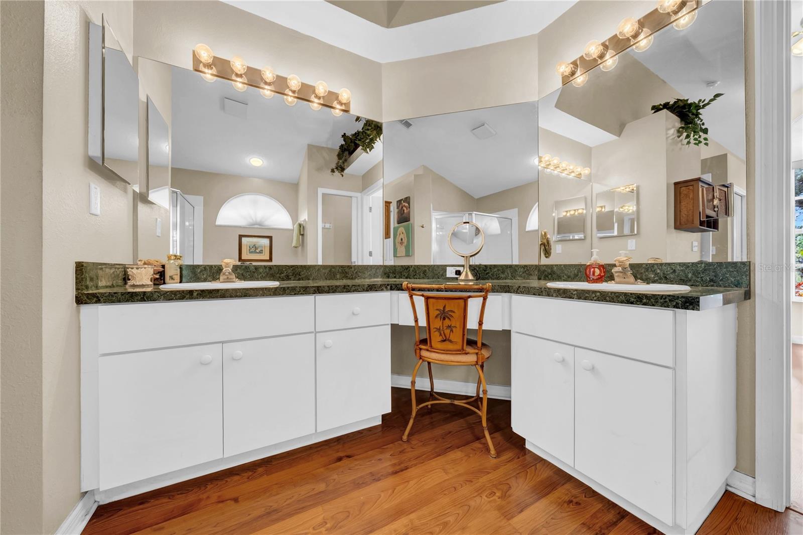 Image 23 of 52 For 1641 Ledgestone Drive
