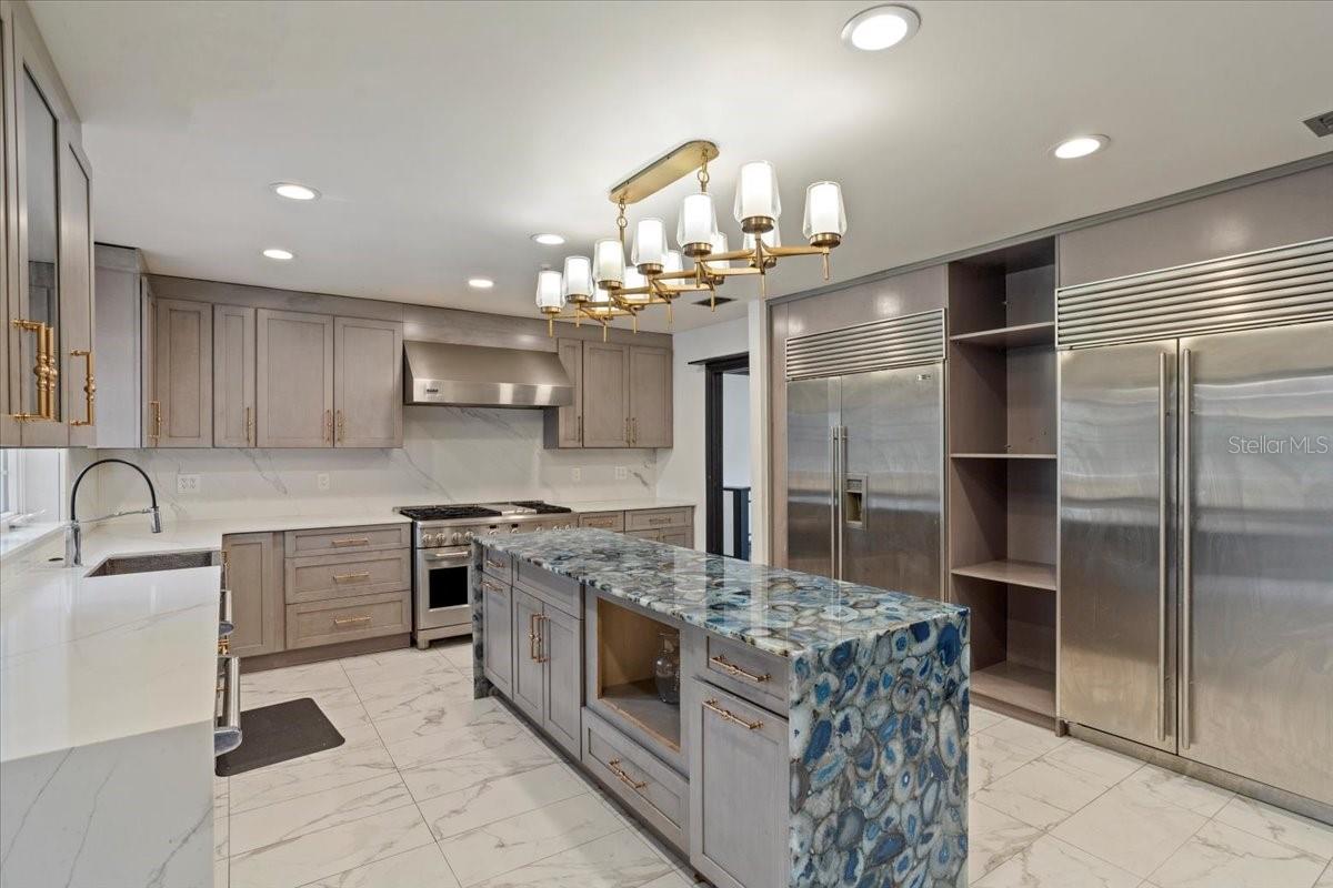 Image 9 of 62 For 201 Sweetwater Cove Boulevard