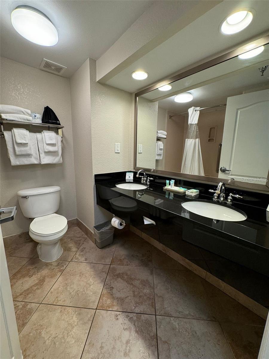 Image 8 of 20 For 3000 Maingate Lane 327