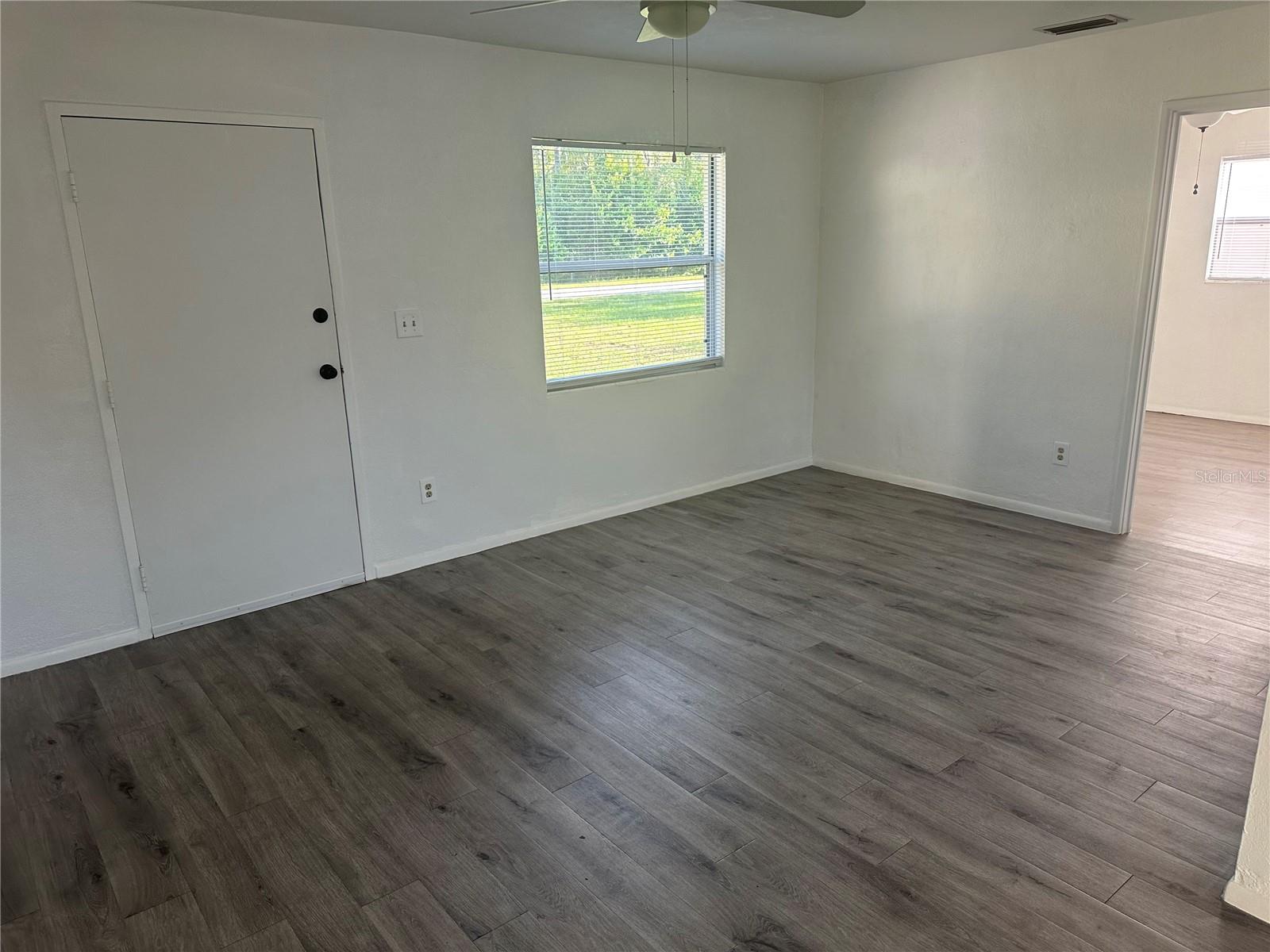 Image 4 of 12 For 185 Lake Mary Avenue