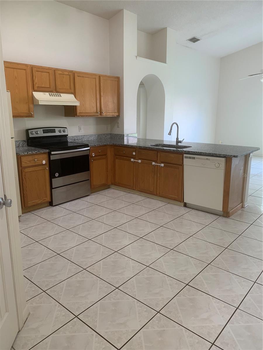 Image 5 of 13 For 11859 Hatcher Circle