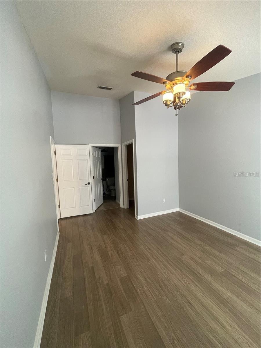 Image 15 of 24 For 4340 Kirkman Road 902