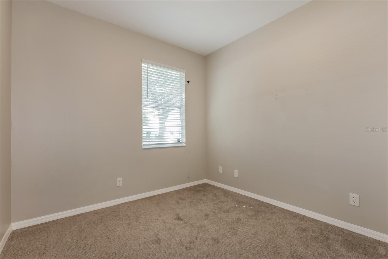 Image 14 of 21 For 650 Chesney Drive