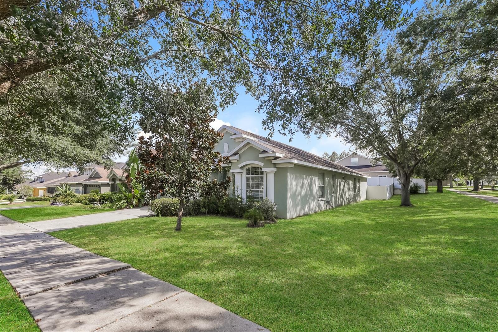 Image 2 of 21 For 650 Chesney Drive