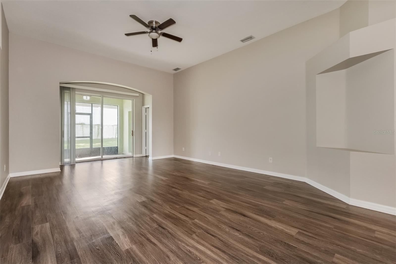 Image 9 of 21 For 650 Chesney Drive