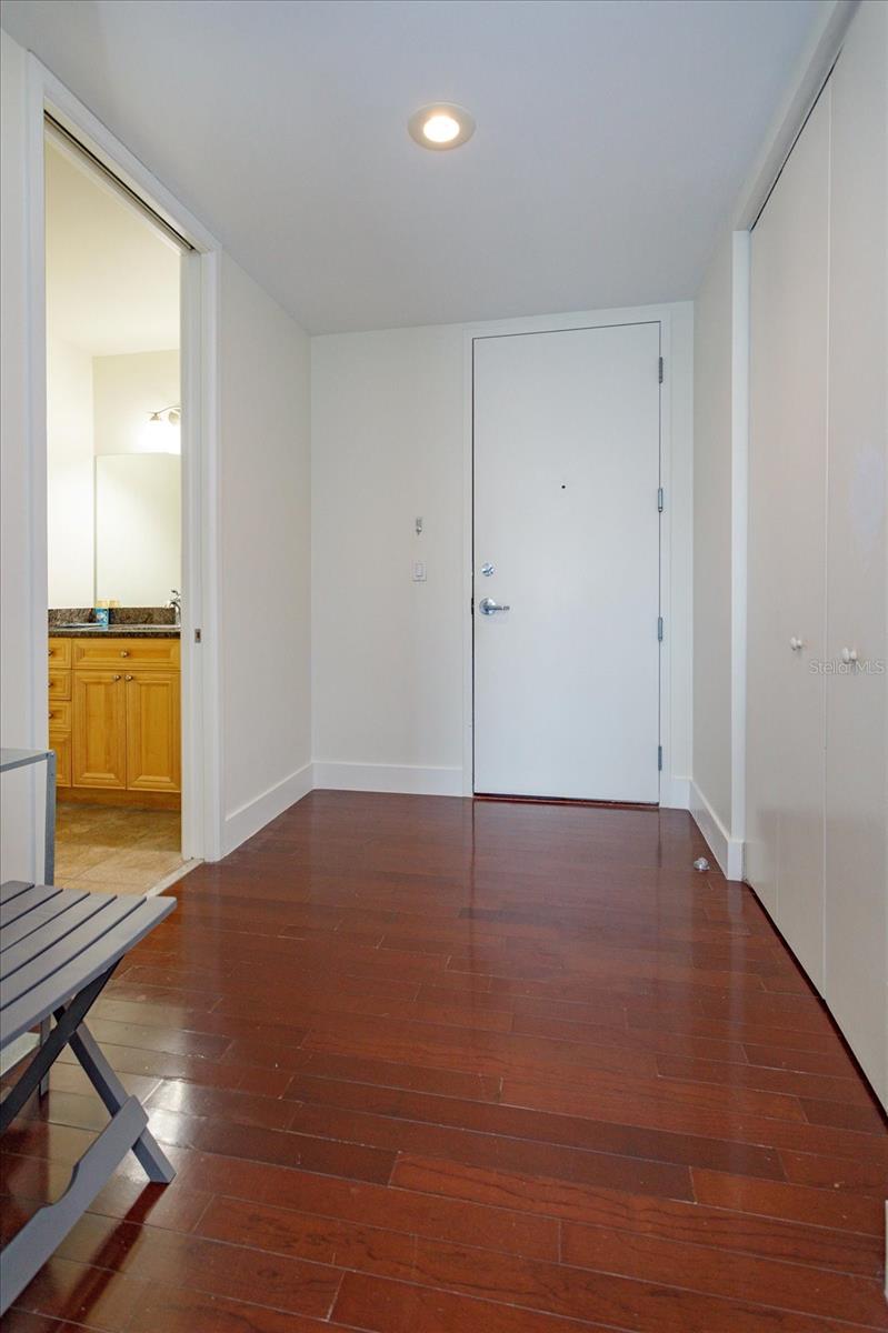 Image 3 of 20 For 150 Robinson Street 1421