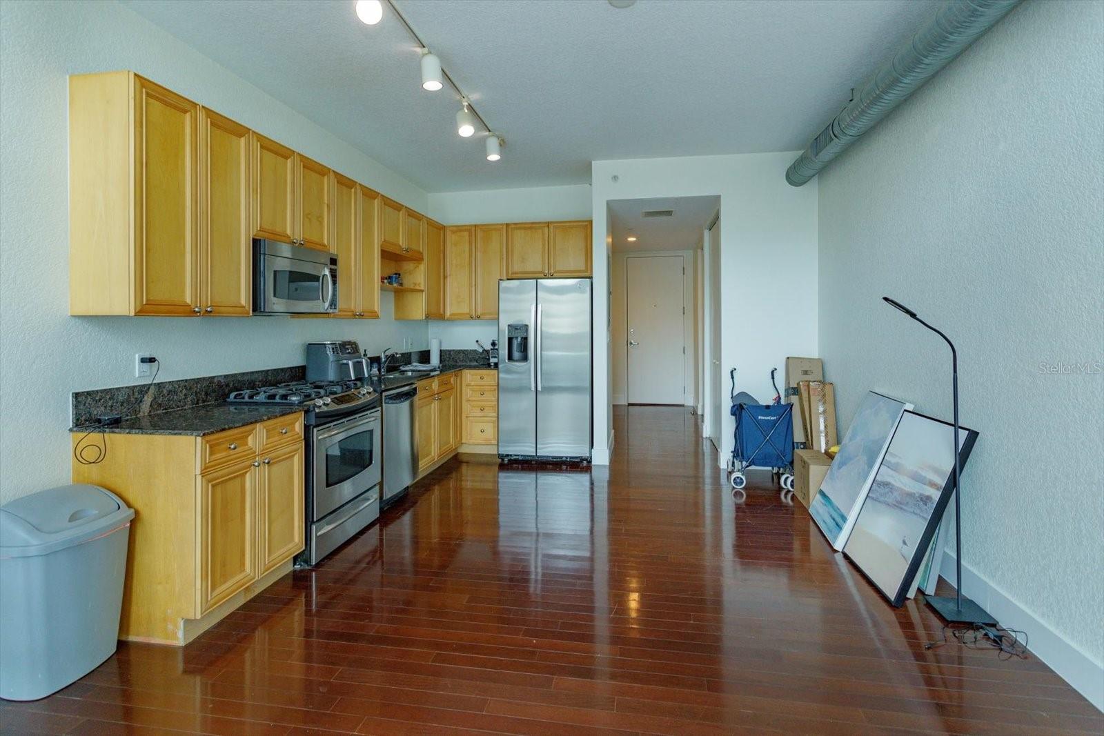 Image 5 of 20 For 150 Robinson Street 1421