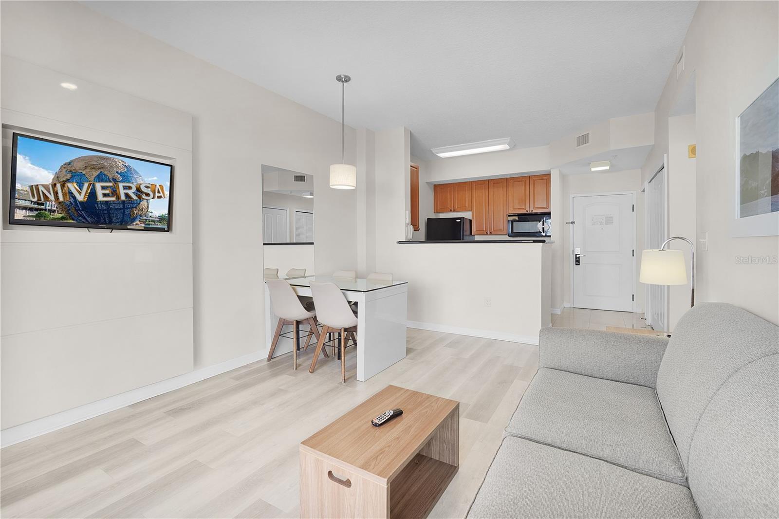 Image 6 of 28 For 7395 Universal Boulevard 1203