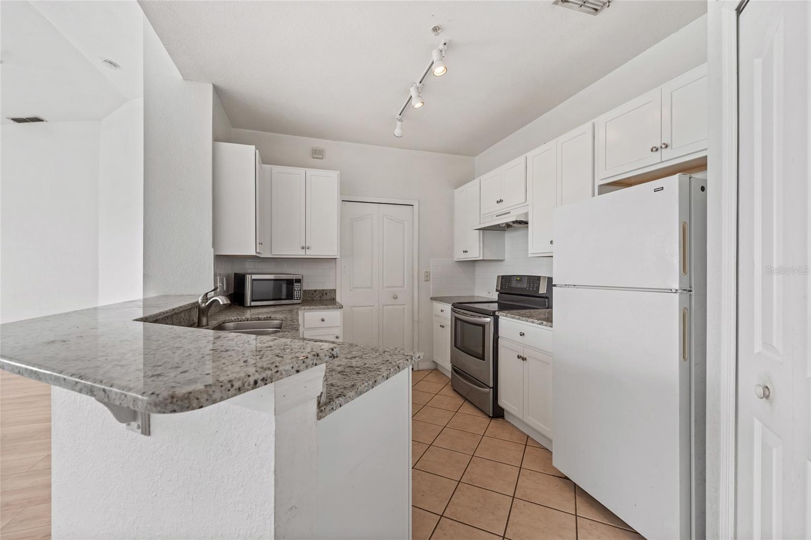 Image 6 of 17 For 2603 Maitland Crossing Way 3