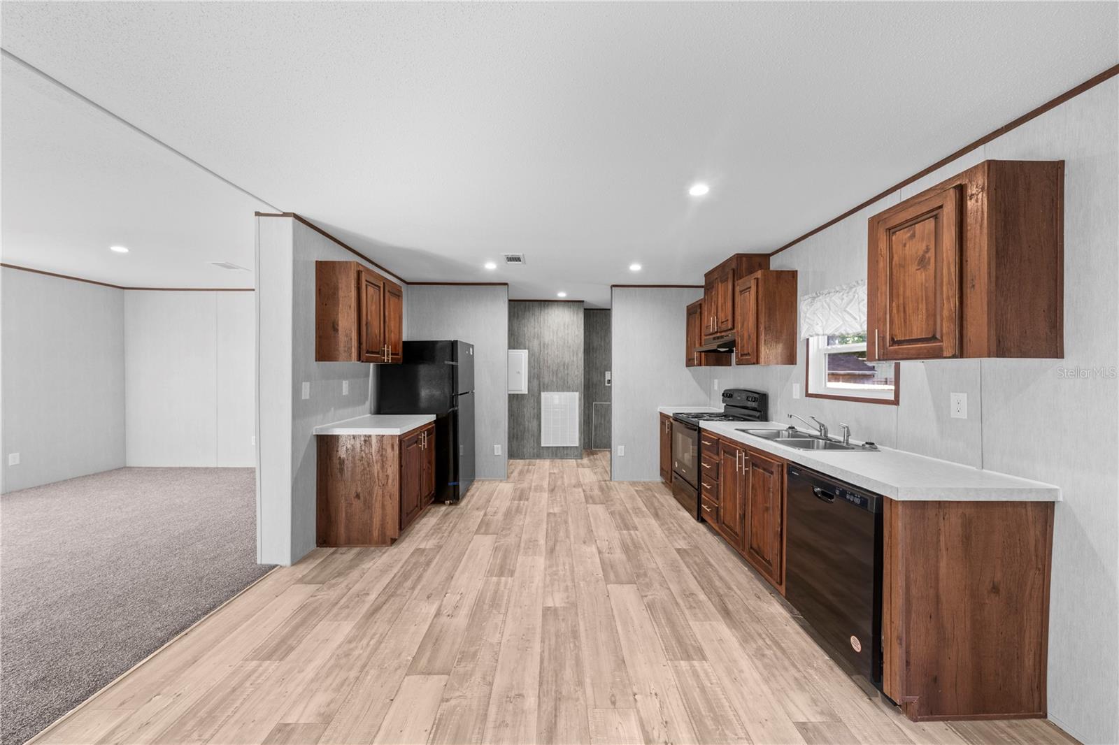 Image 11 of 31 For 9160 31st Avenue Road