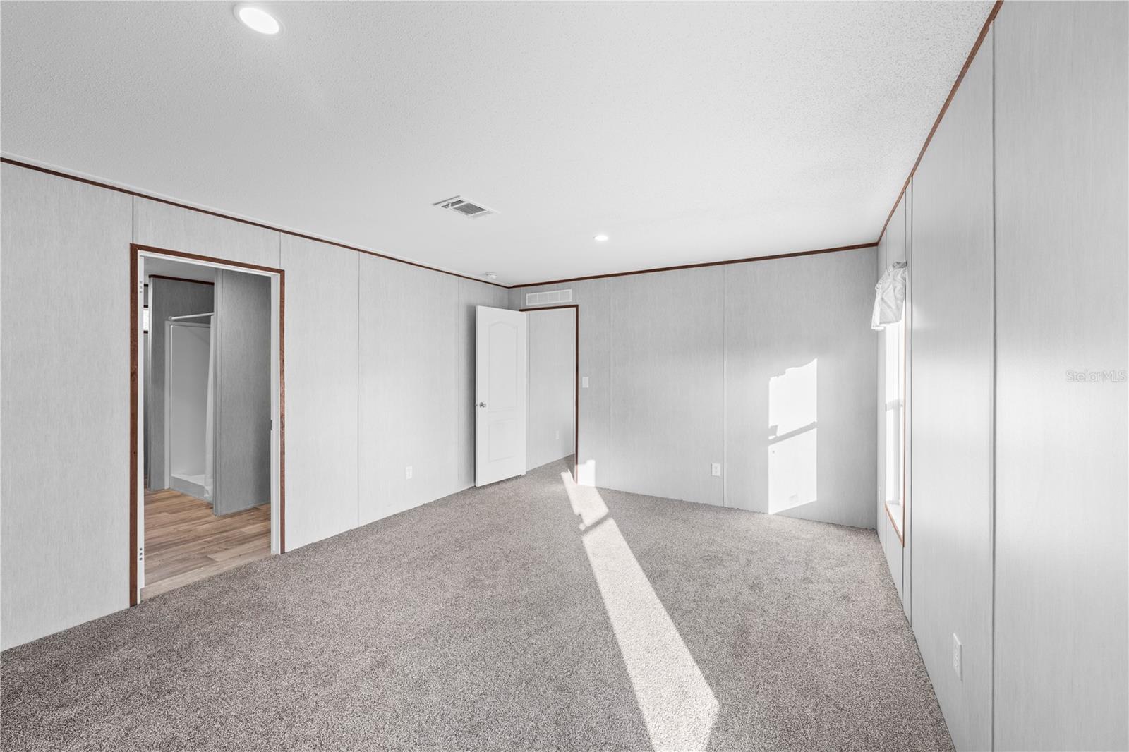 Image 16 of 31 For 9160 31st Avenue Road