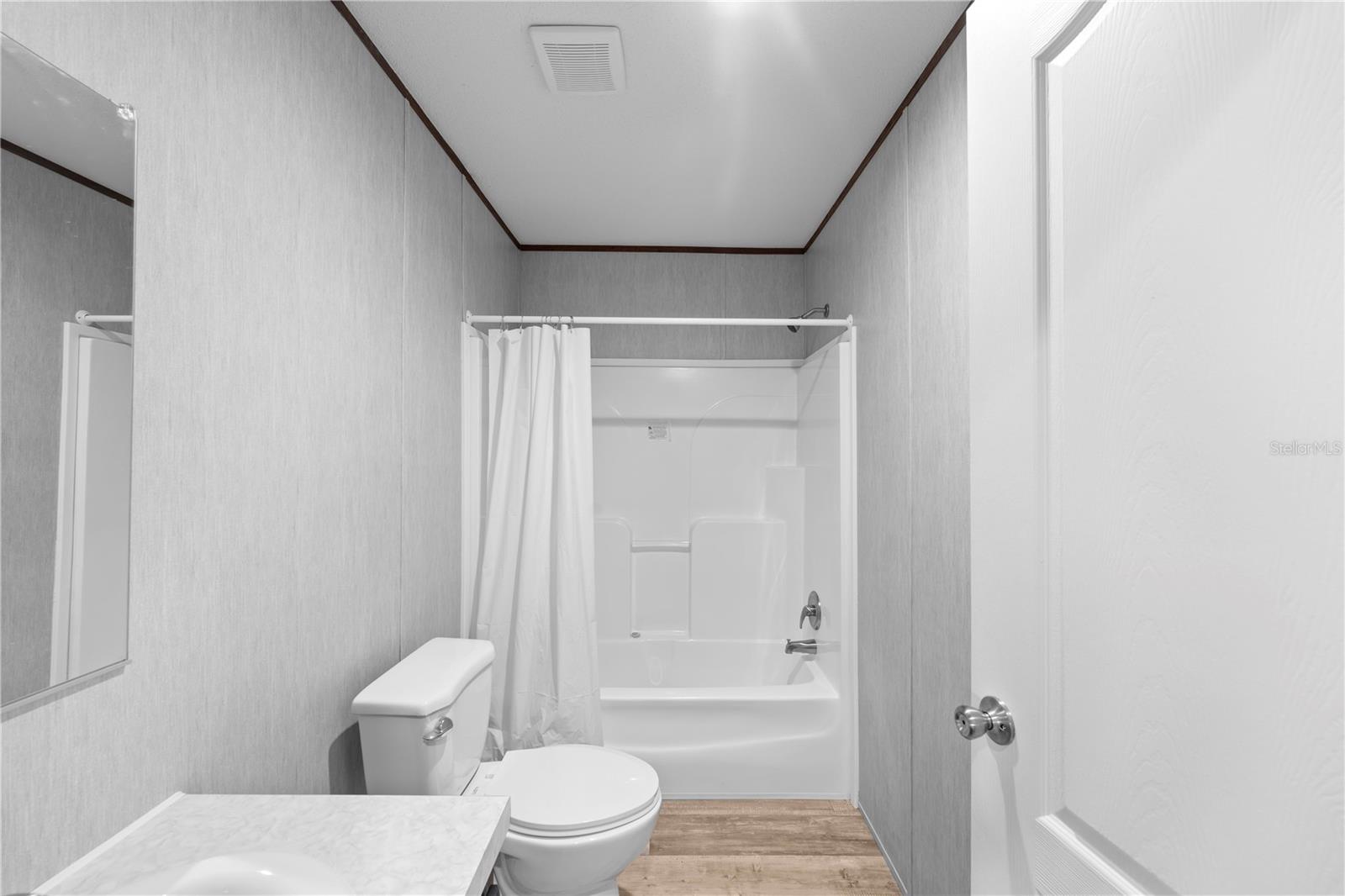 Image 23 of 31 For 9160 31st Avenue Road