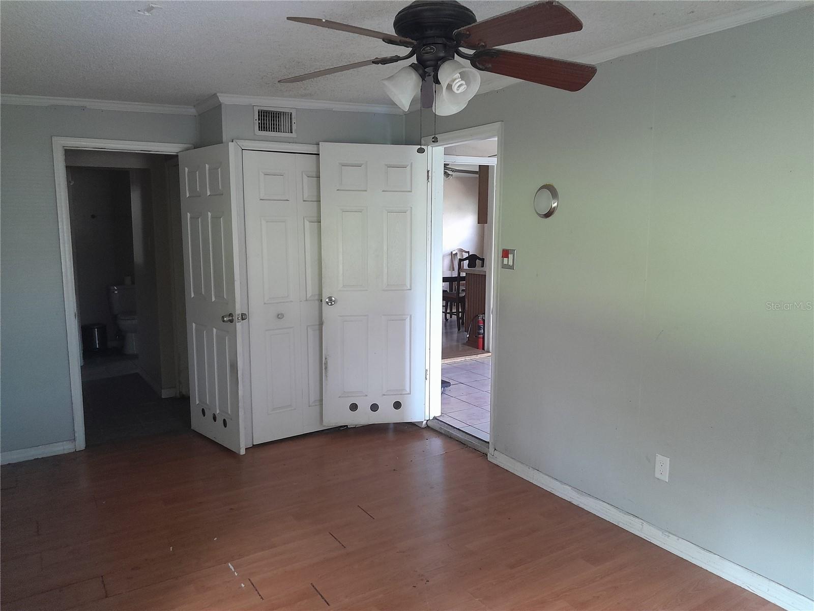 Image 11 of 20 For 2422 Chase Avenue