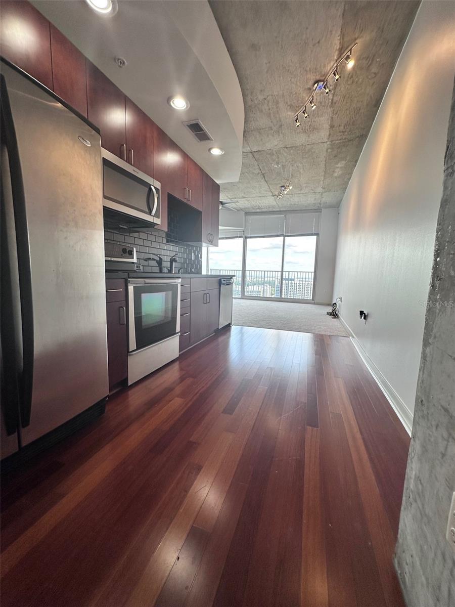 Image 10 of 16 For 155 Court Avenue 2403