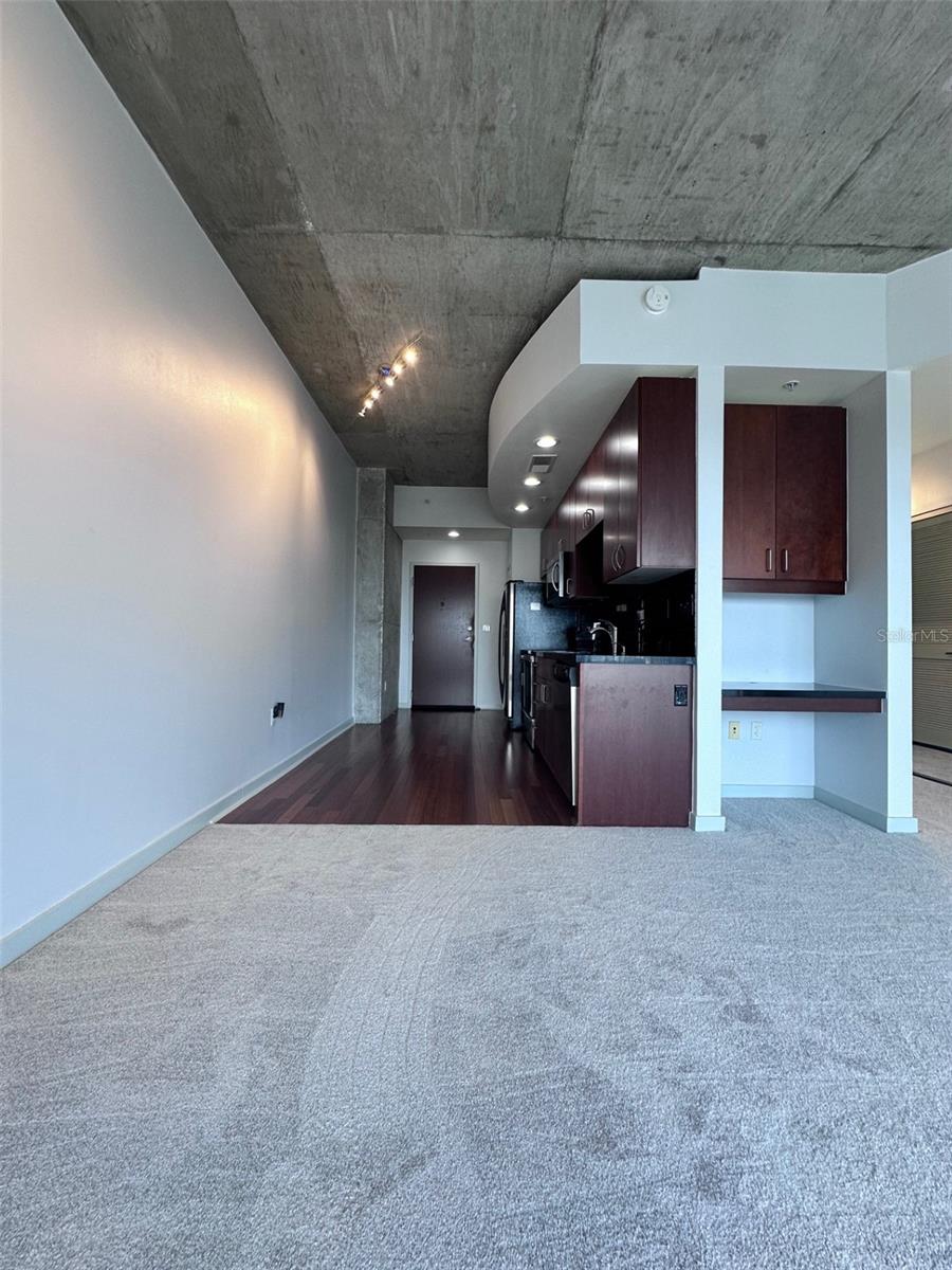 Image 5 of 16 For 155 Court Avenue 2403