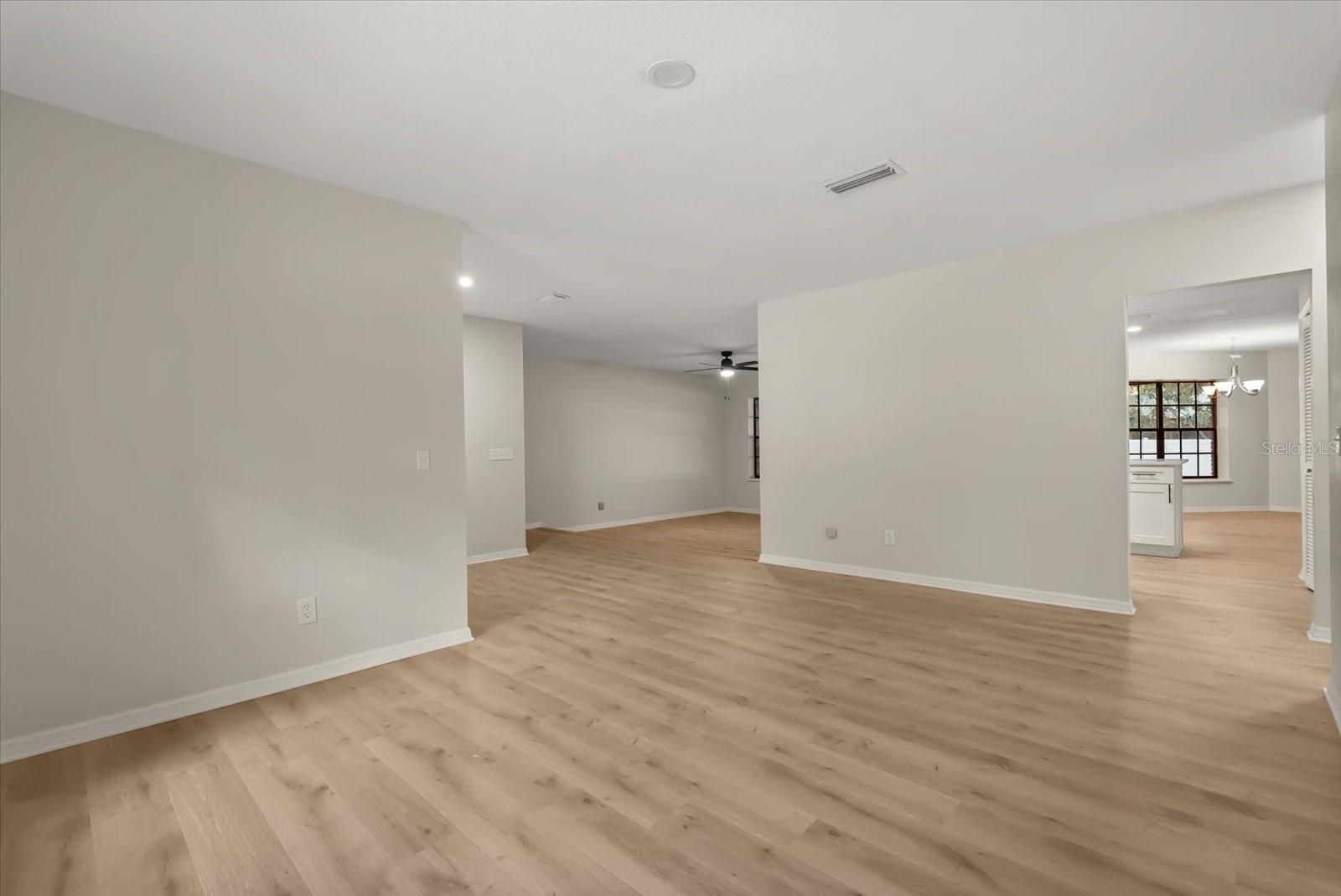 Image 10 of 34 For 4906 Briar Oaks Circle
