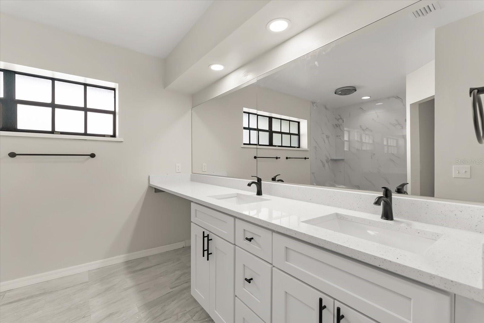 Image 15 of 34 For 4906 Briar Oaks Circle
