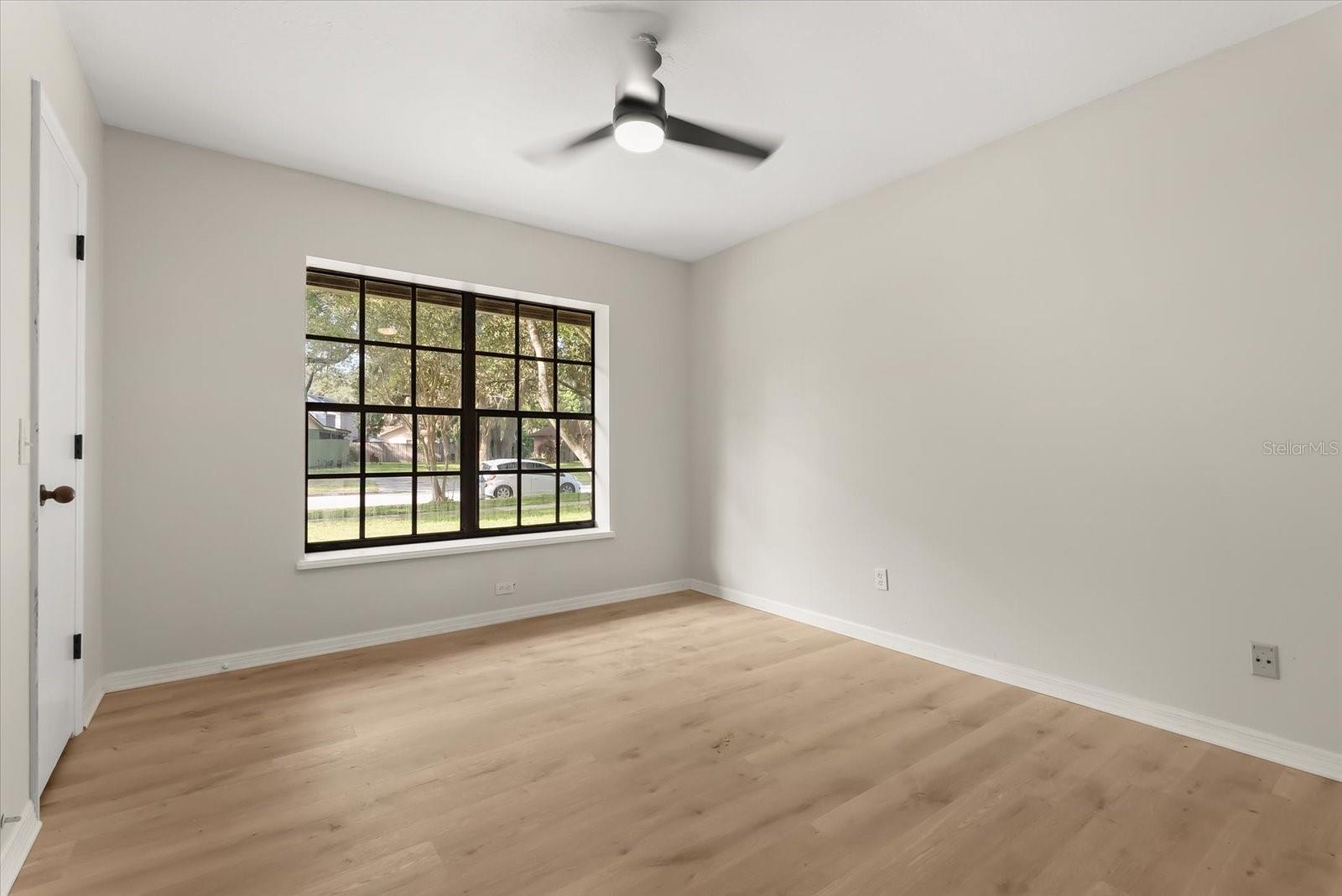 Image 17 of 34 For 4906 Briar Oaks Circle