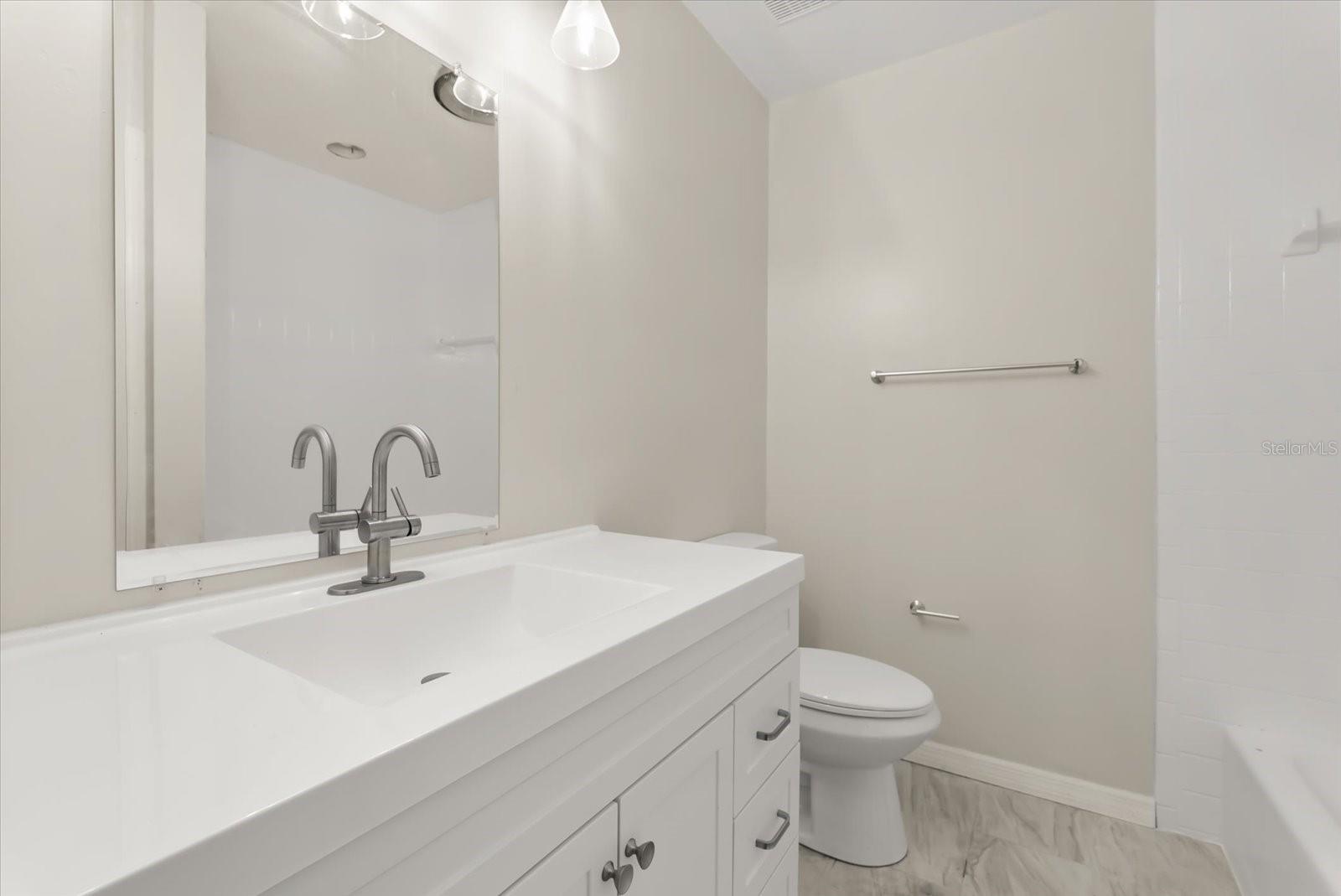 Image 22 of 34 For 4906 Briar Oaks Circle