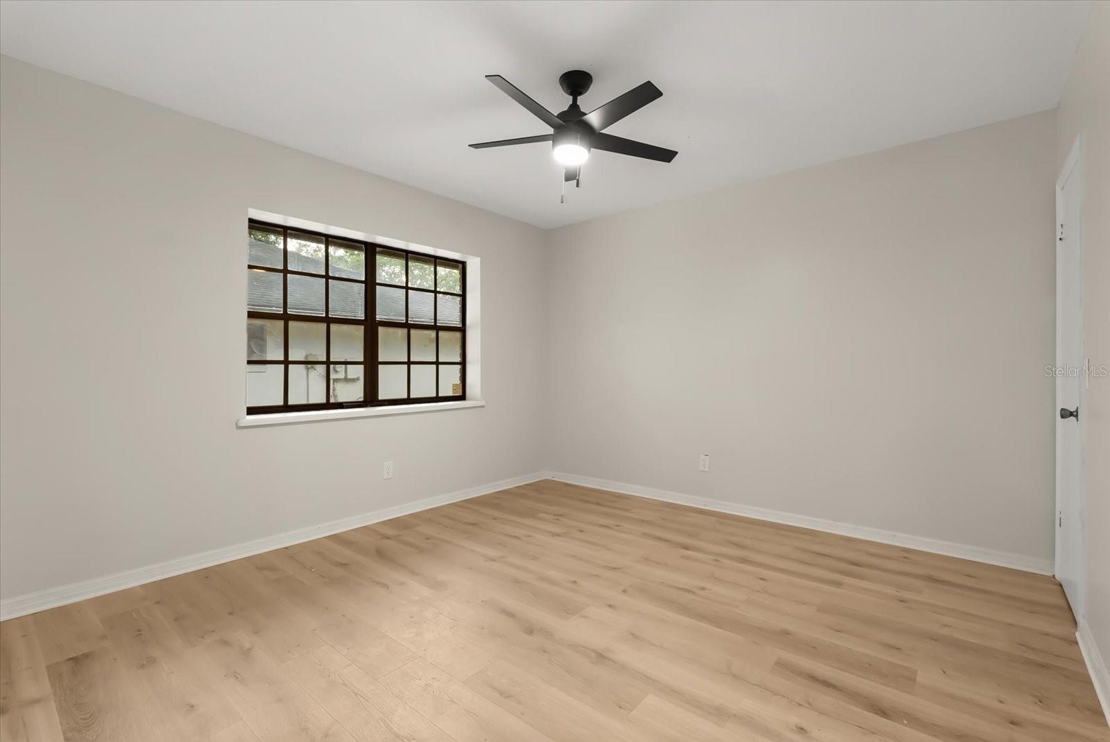 Image 24 of 34 For 4906 Briar Oaks Circle