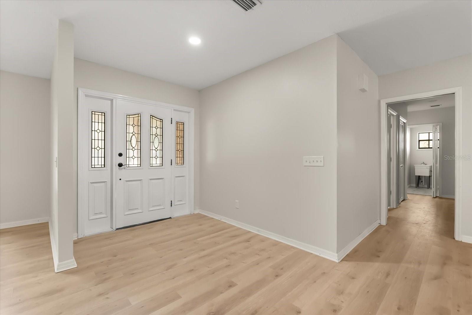 Image 6 of 34 For 4906 Briar Oaks Circle