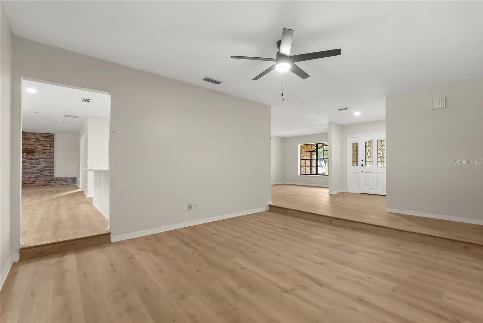 Image 8 of 34 For 4906 Briar Oaks Circle