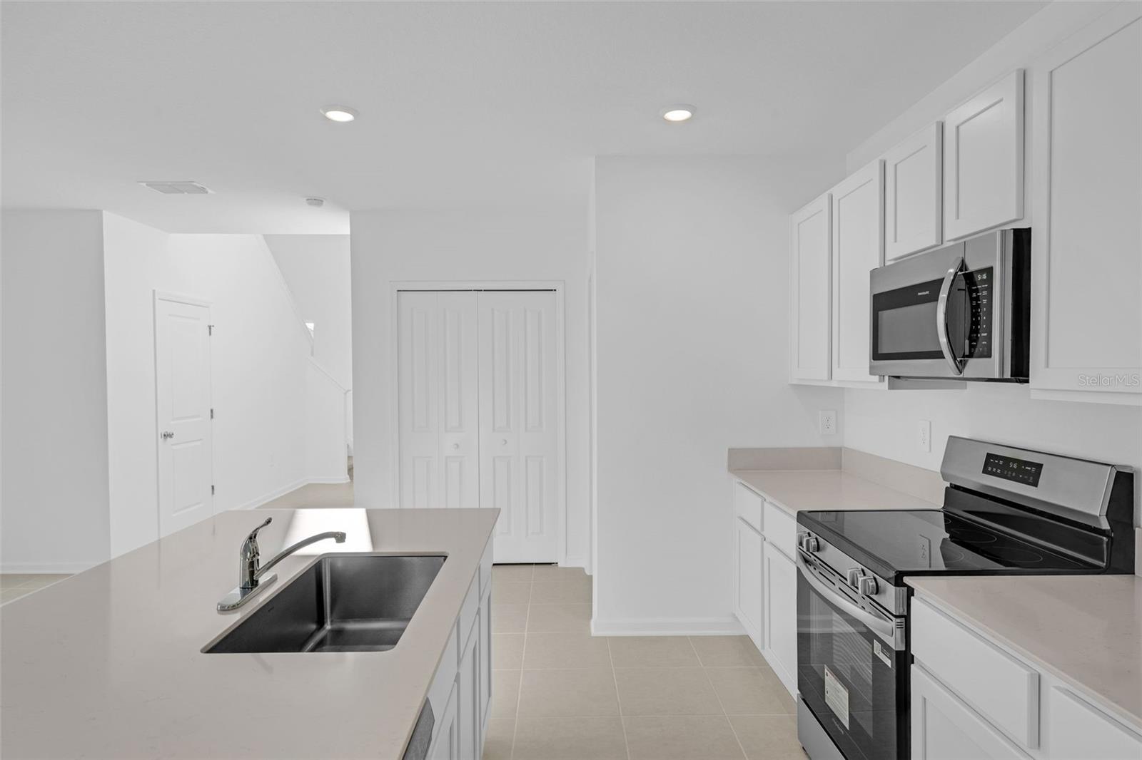 Image 7 of 24 For 5428 Meadow Walk Drive