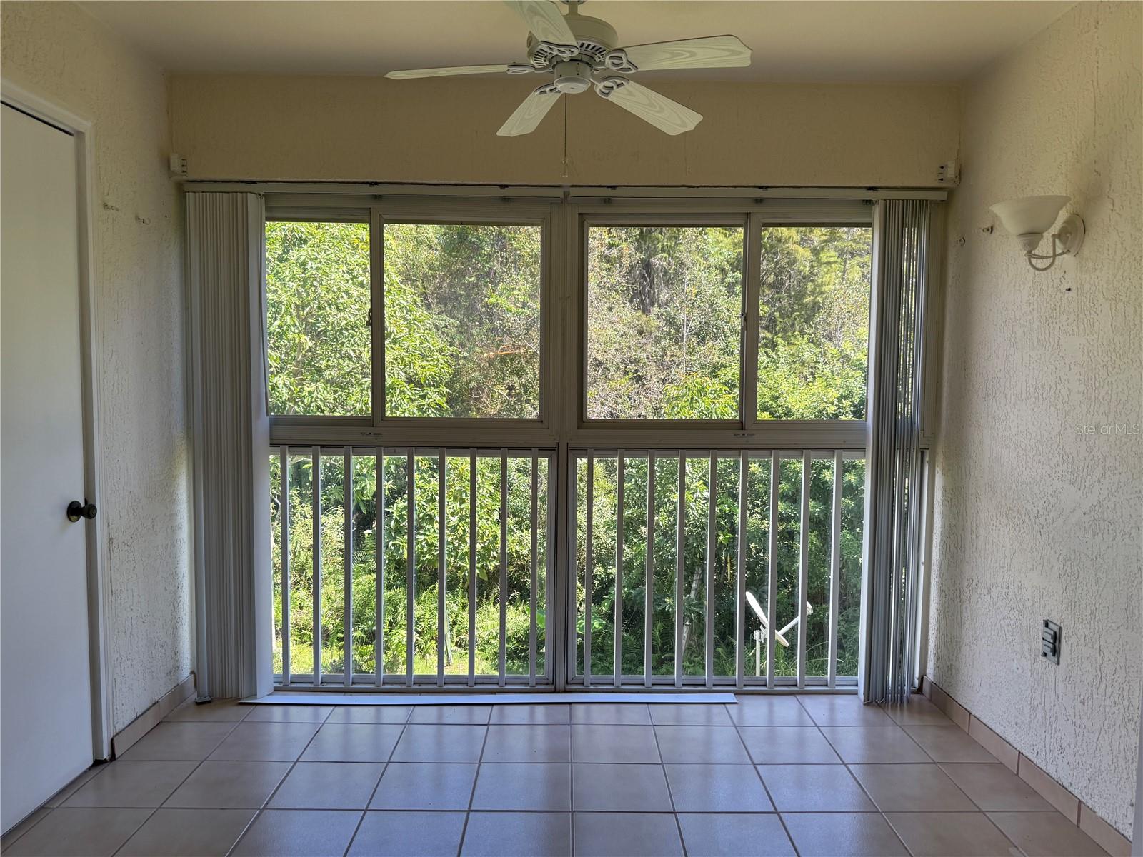 Image 12 of 21 For 13801 Timberland Drive 202