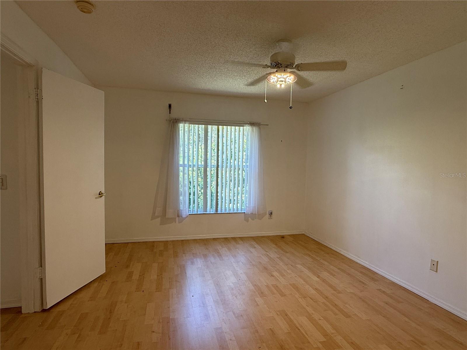 Image 14 of 21 For 13801 Timberland Drive 202