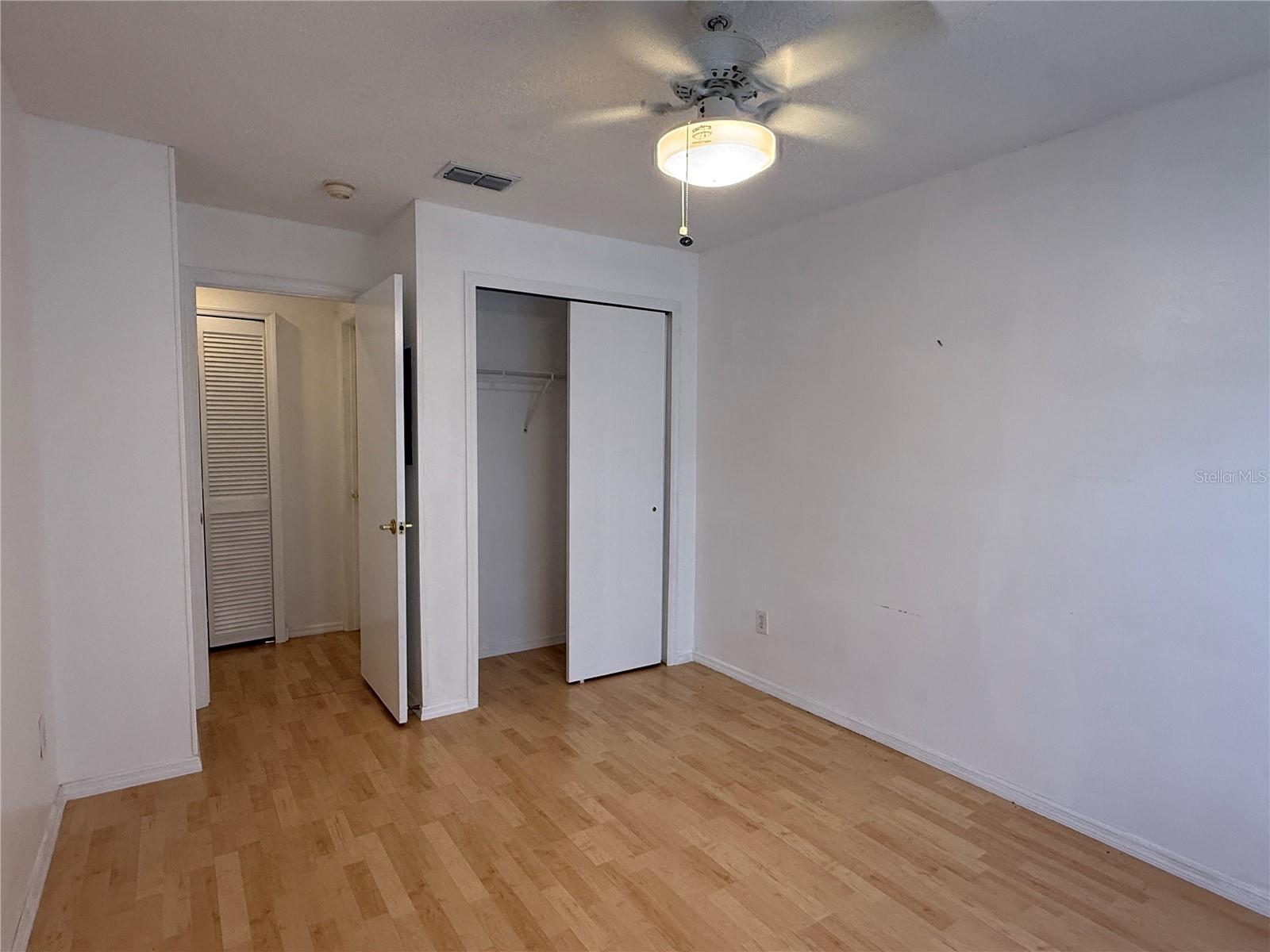 Image 17 of 21 For 13801 Timberland Drive 202