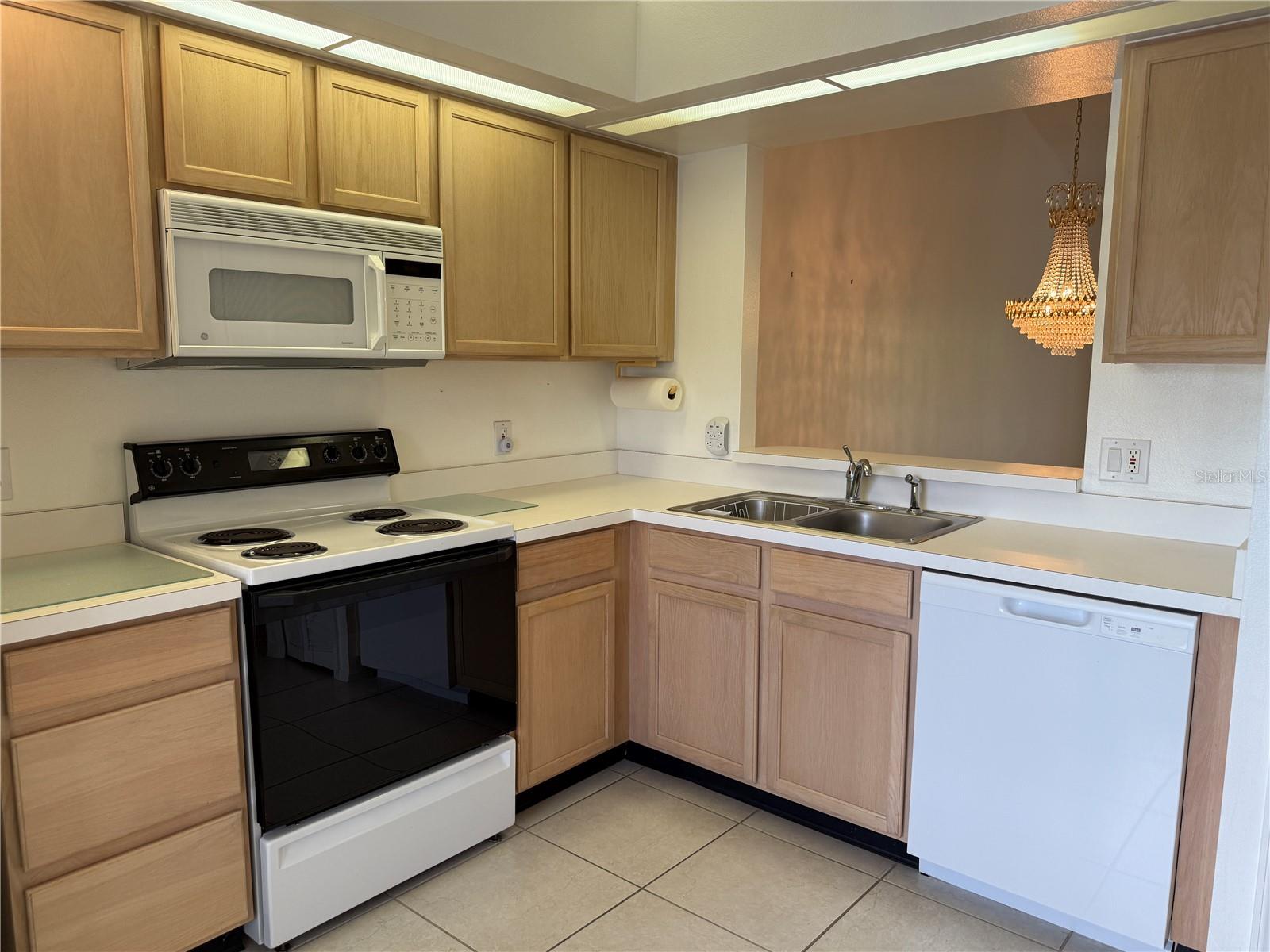 Image 3 of 21 For 13801 Timberland Drive 202