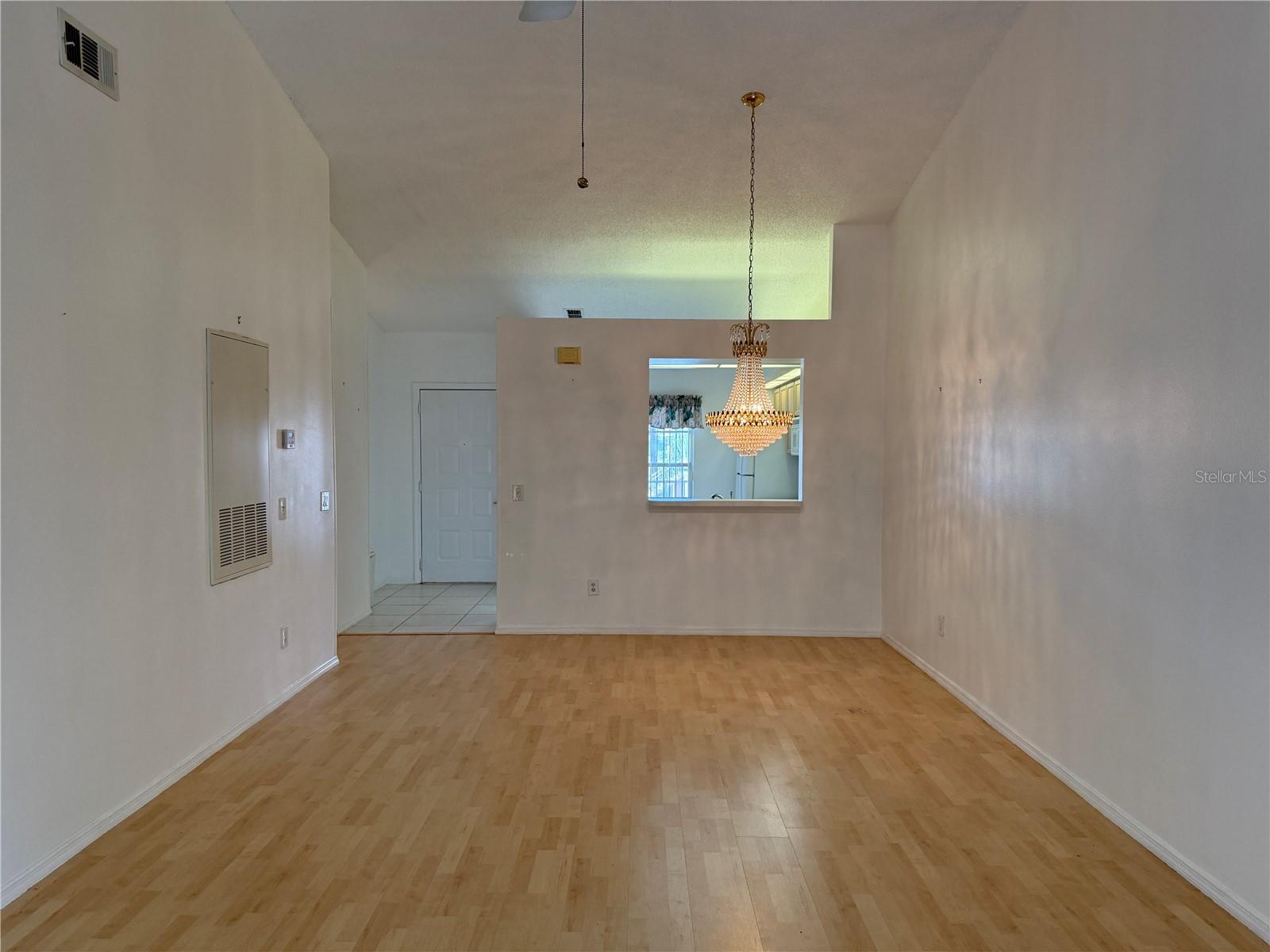 Image 6 of 21 For 13801 Timberland Drive 202