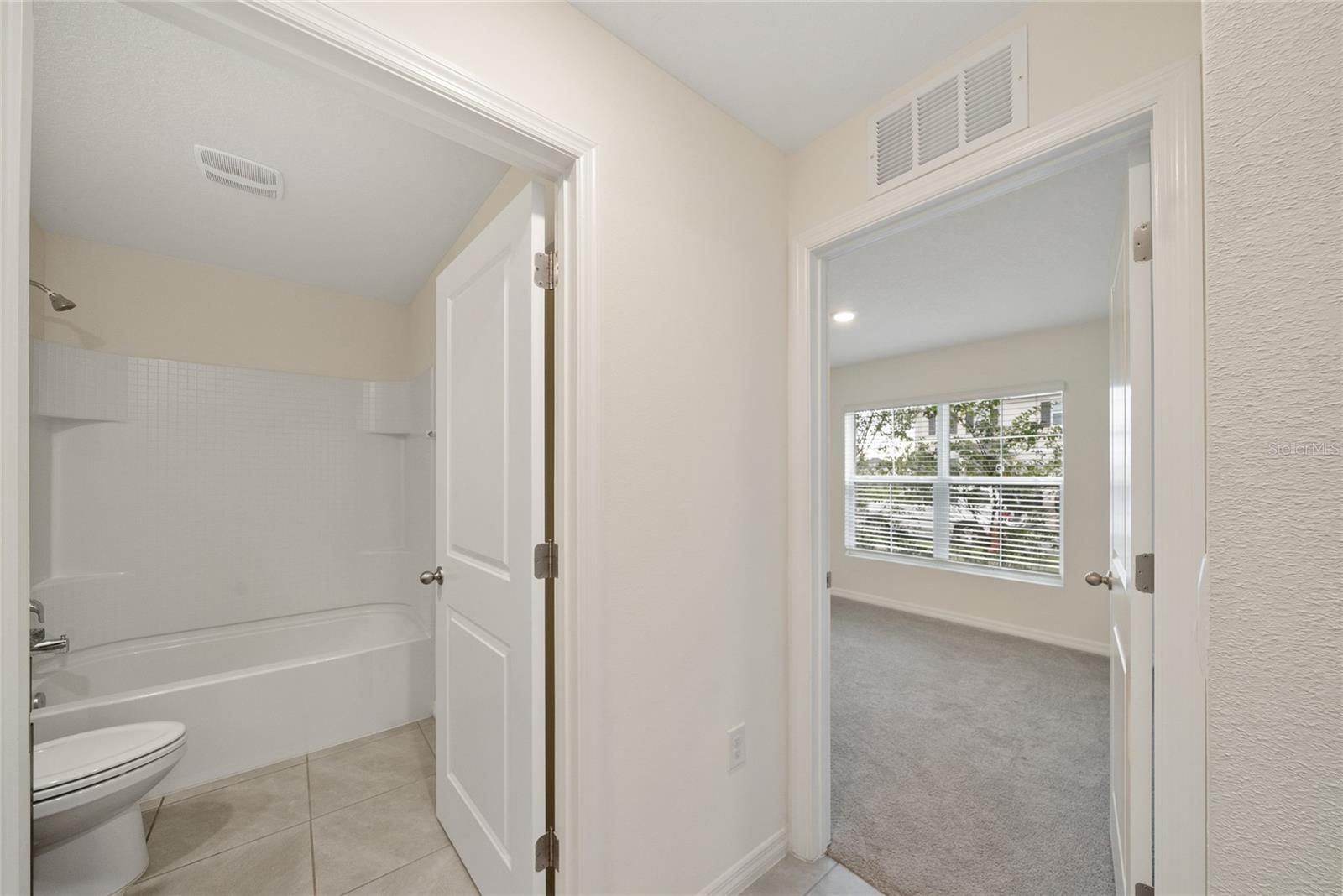 Image 11 of 42 For 5374 40th Circle