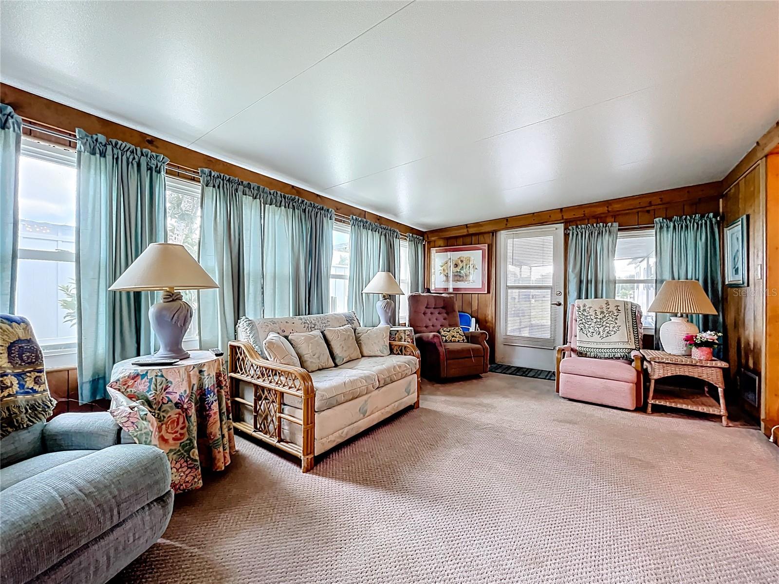 Image 14 of 55 For 25933 Zinnia Lane