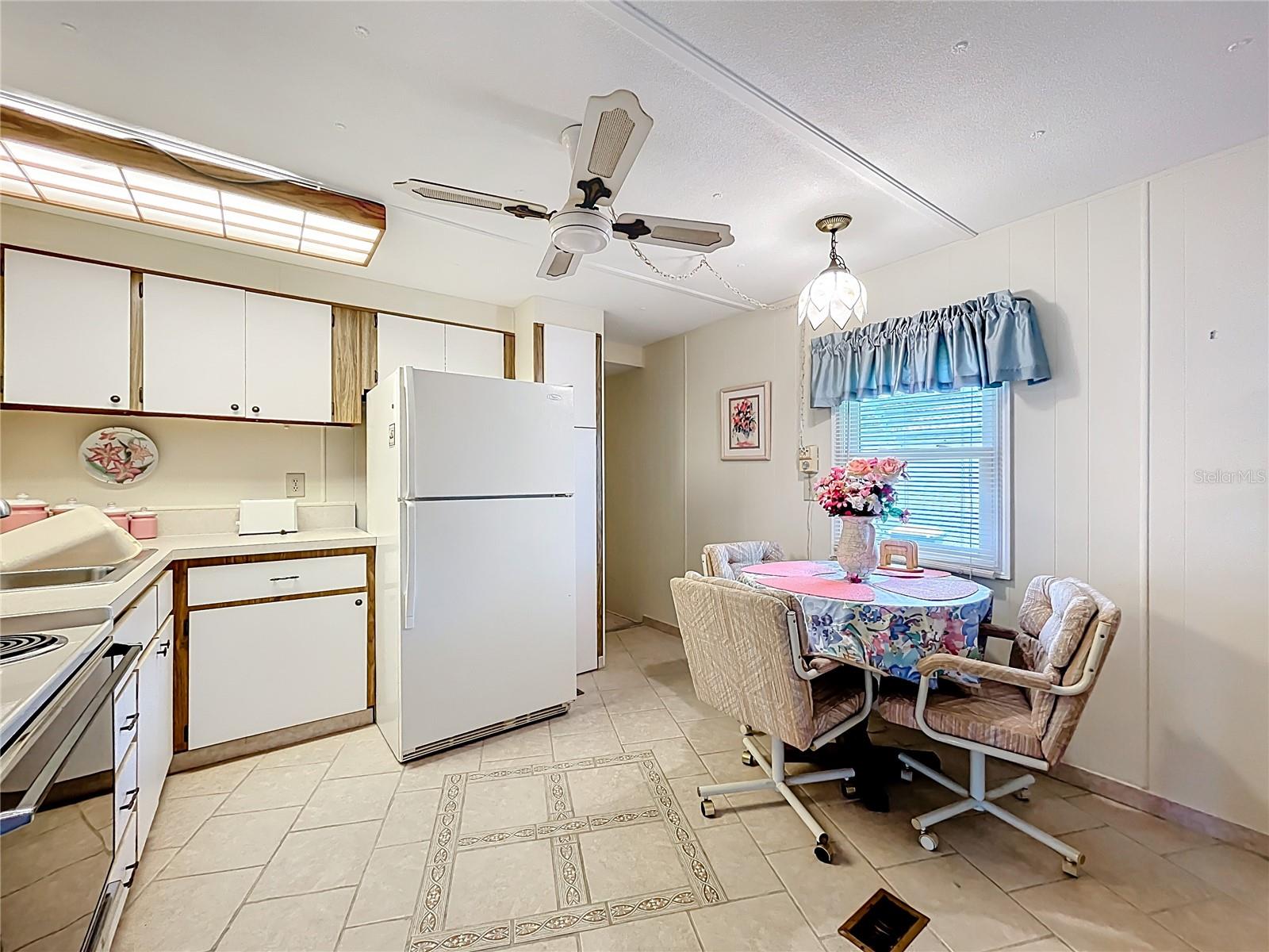 Image 21 of 55 For 25933 Zinnia Lane