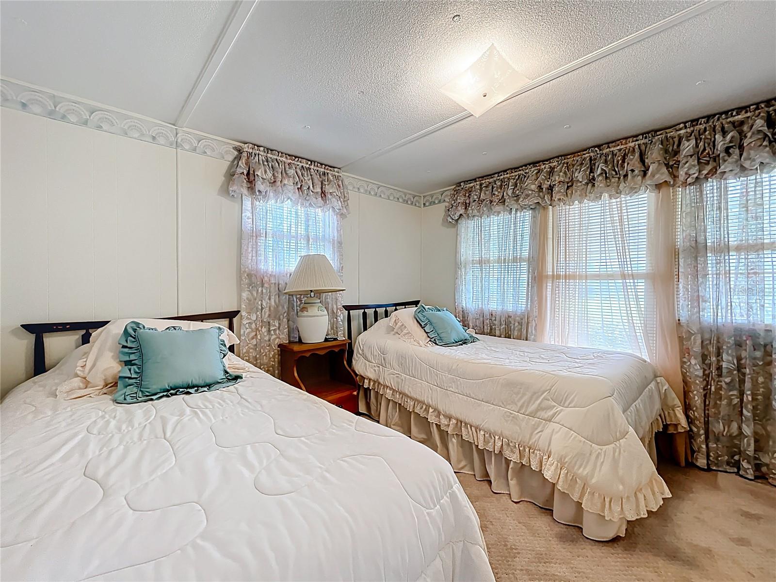 Image 31 of 55 For 25933 Zinnia Lane