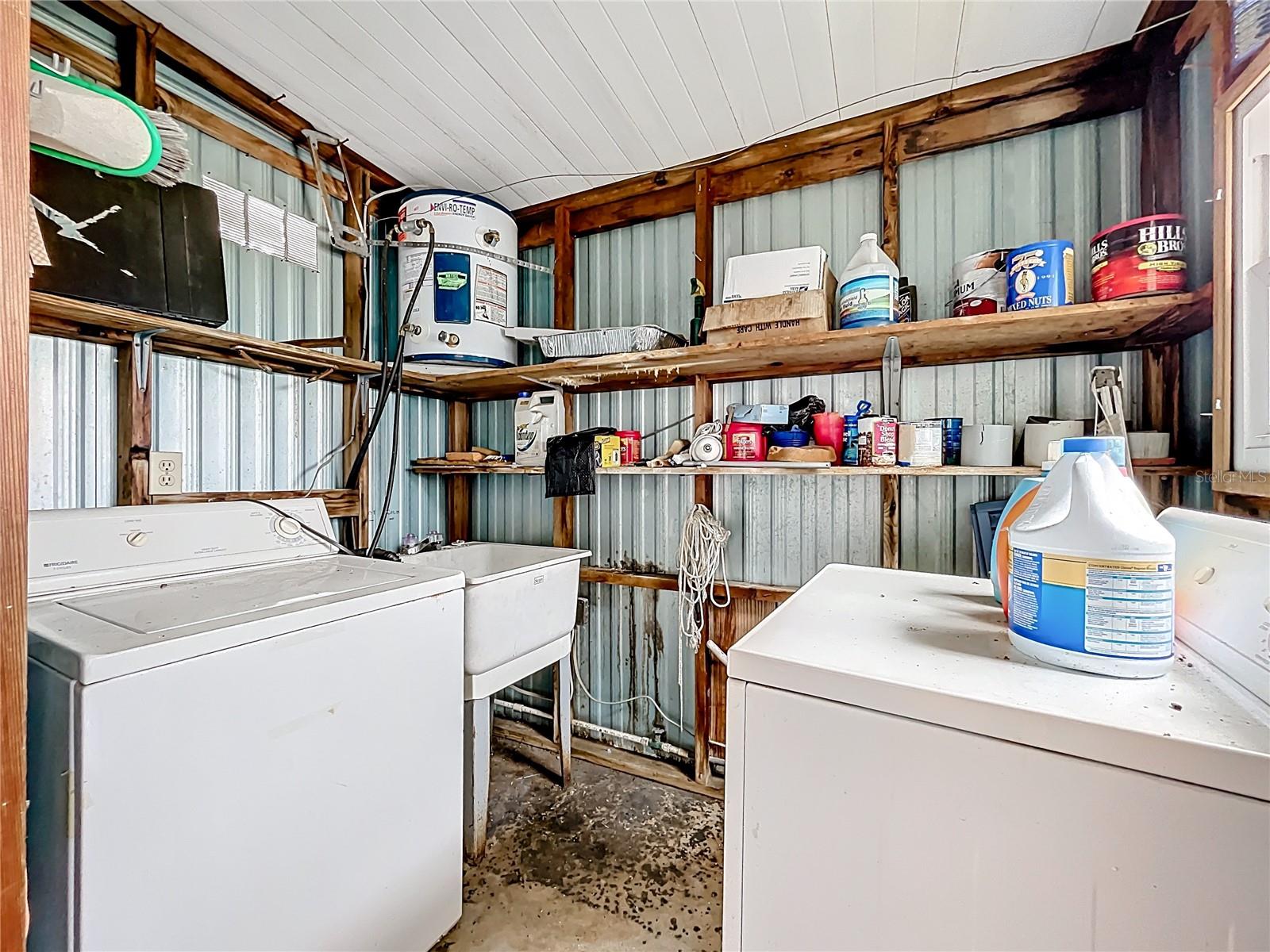 Image 36 of 55 For 25933 Zinnia Lane