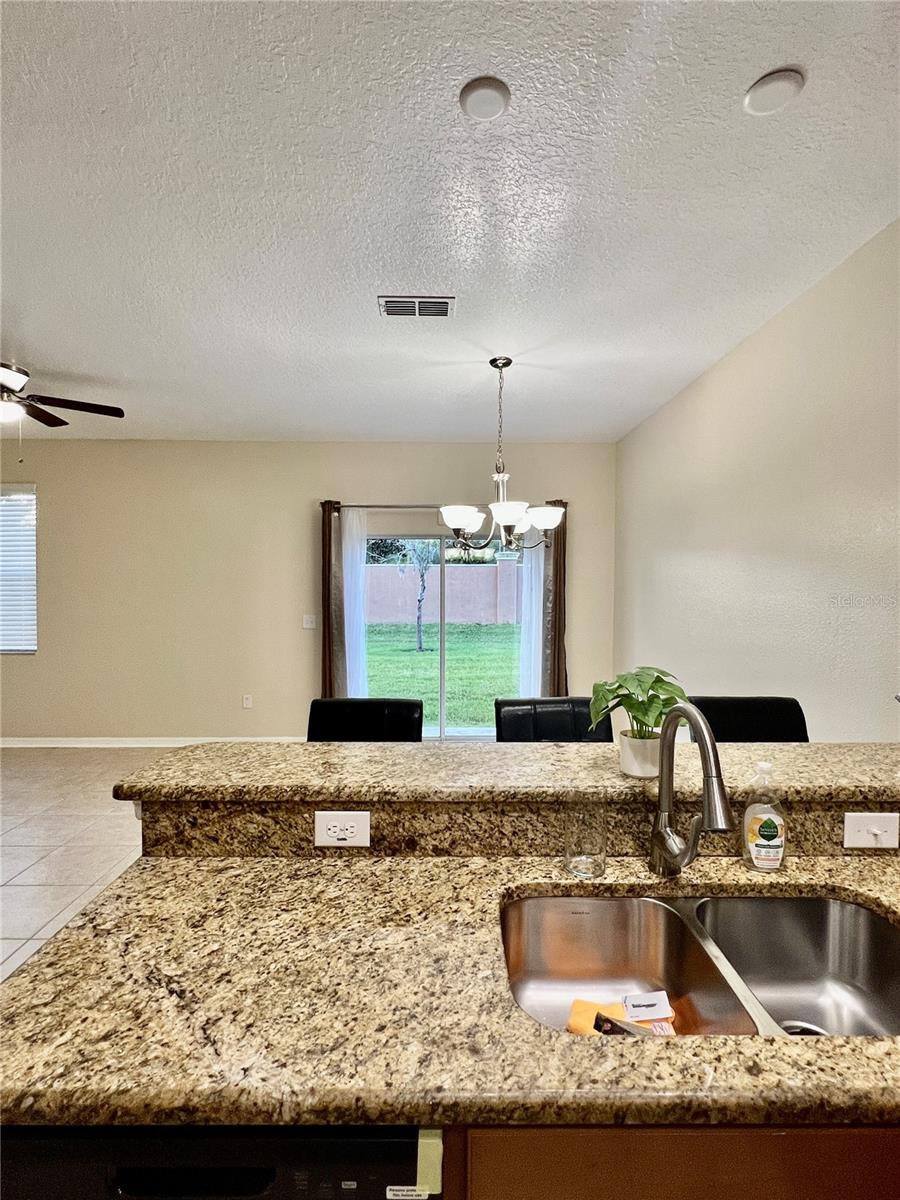 Image 11 of 27 For 10709 Savannah Landing Circle