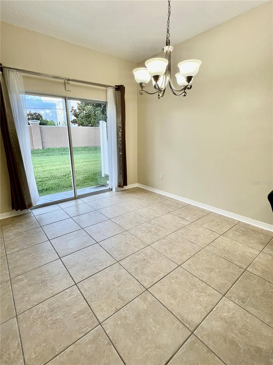 Image 12 of 27 For 10709 Savannah Landing Circle