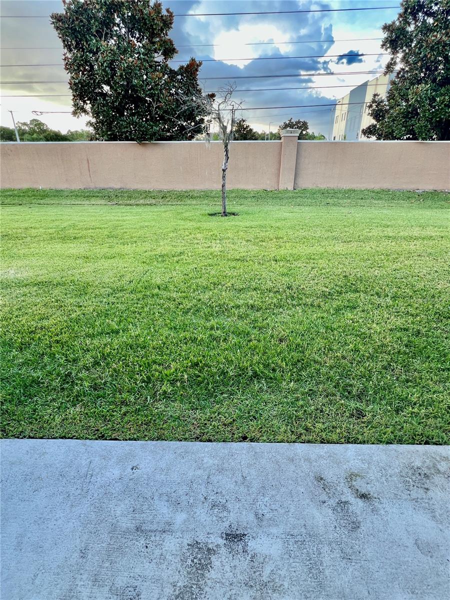 Image 13 of 27 For 10709 Savannah Landing Circle