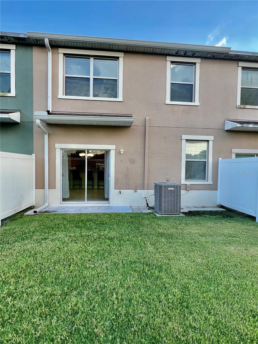 Image 15 of 27 For 10709 Savannah Landing Circle