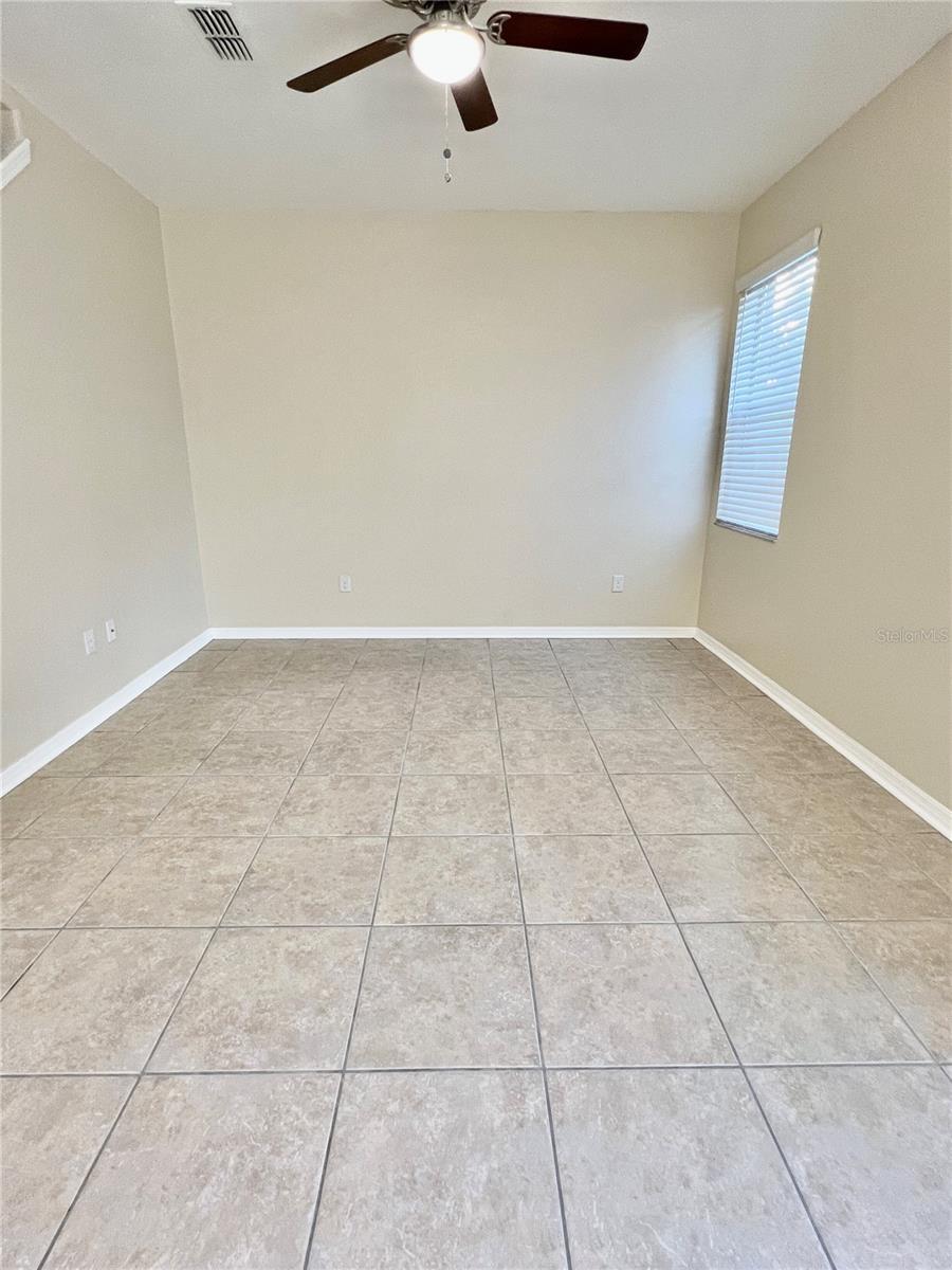 Image 17 of 27 For 10709 Savannah Landing Circle