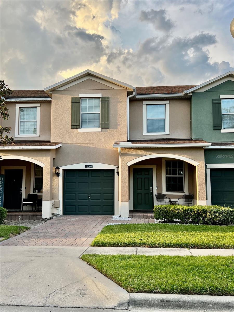 Image 2 of 27 For 10709 Savannah Landing Circle