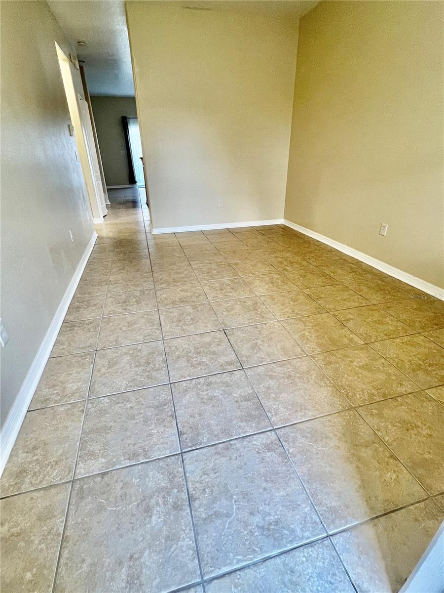 Image 5 of 27 For 10709 Savannah Landing Circle