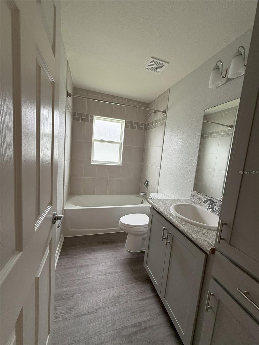 Image 13 of 23 For 4306 Swan Street