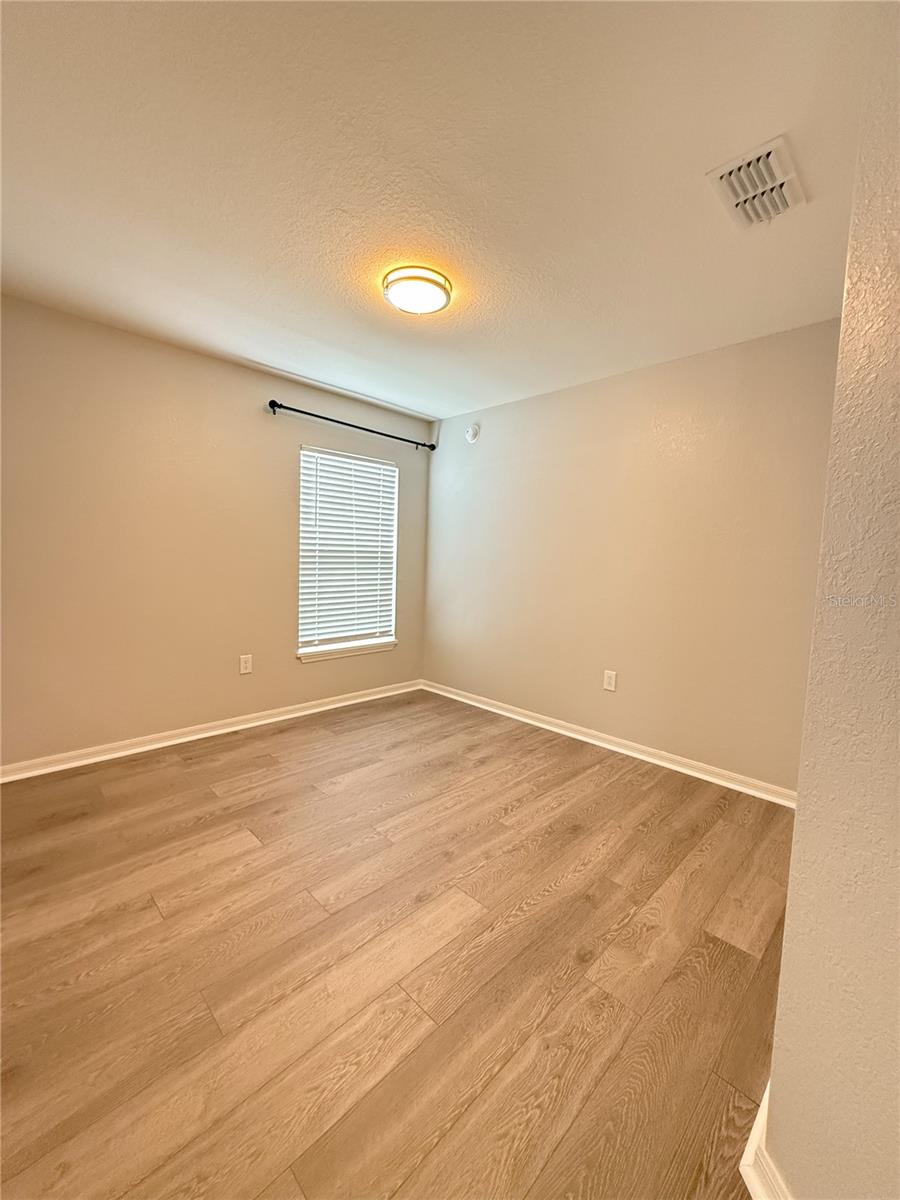 Image 16 of 23 For 4306 Swan Street