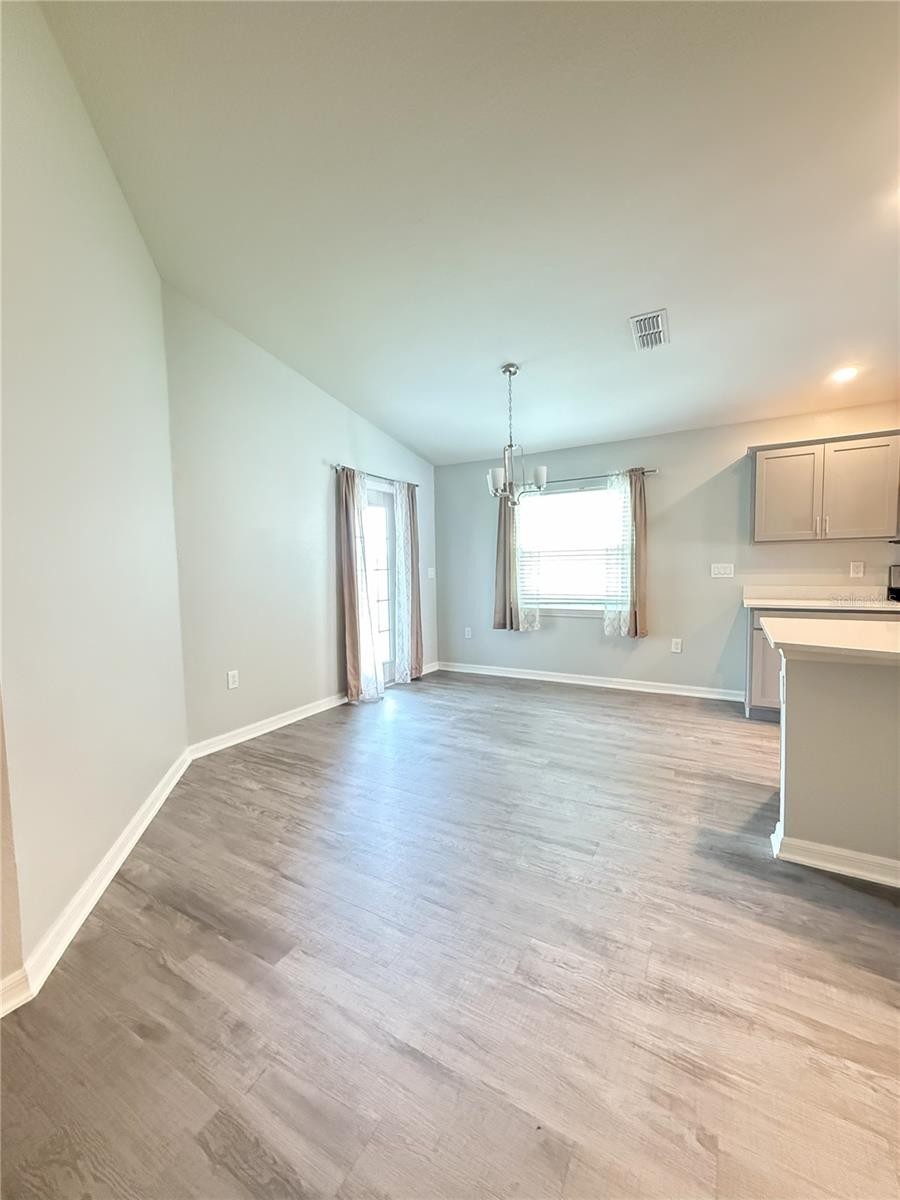 Image 4 of 23 For 4306 Swan Street