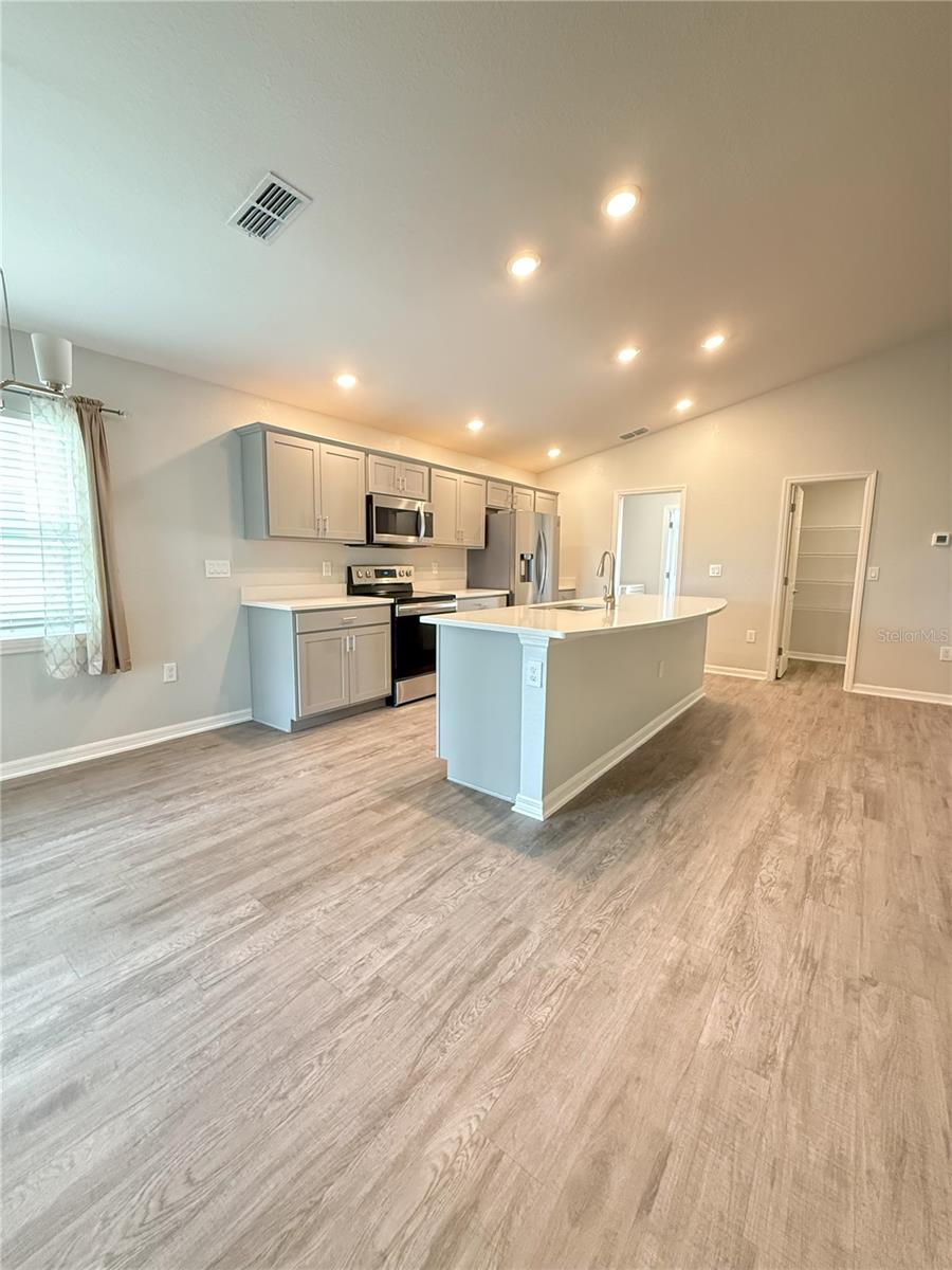 Image 6 of 23 For 4306 Swan Street