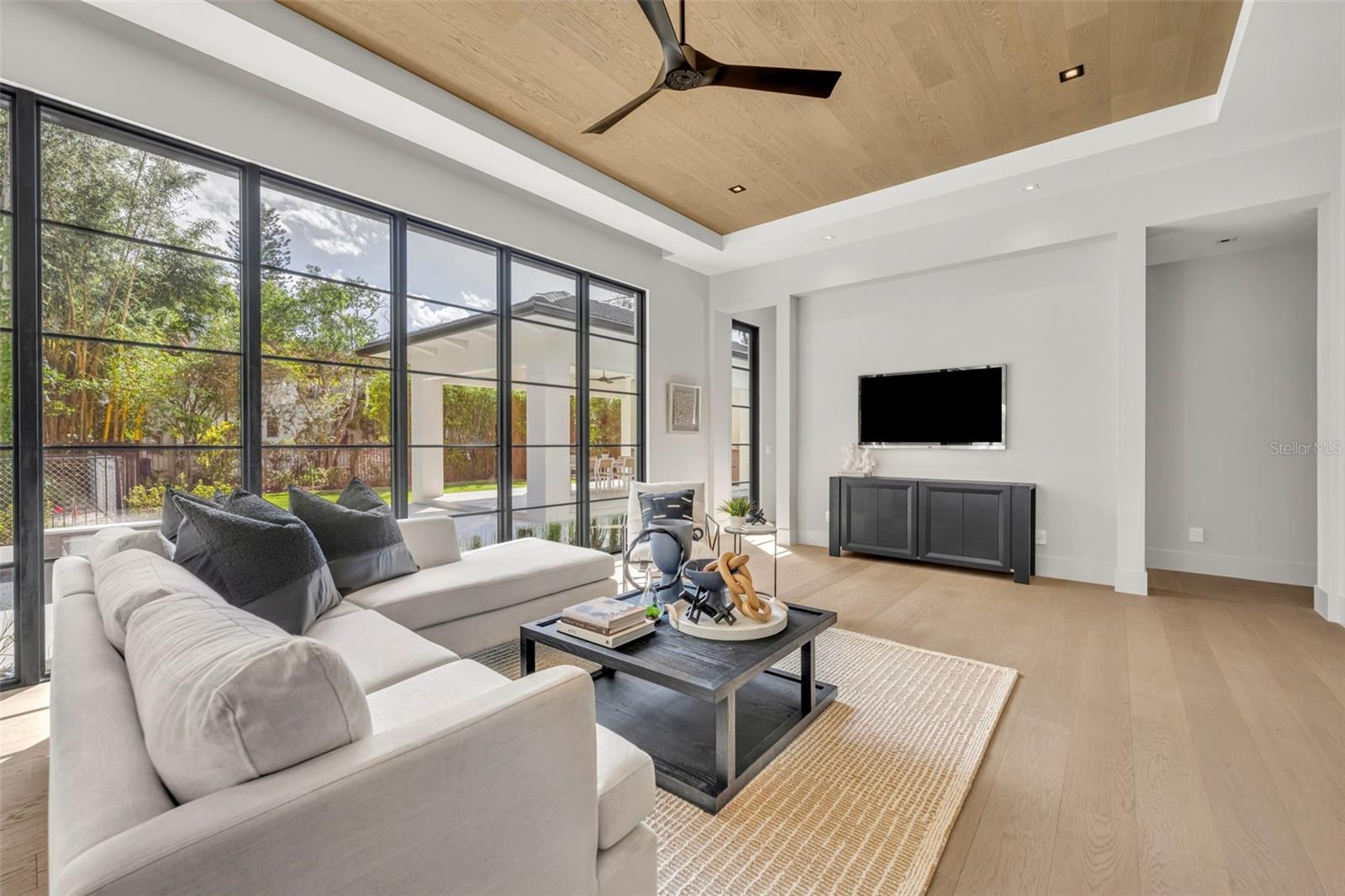 Image 16 of 62 For 550 Palmer Avenue